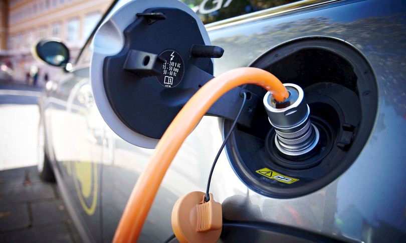 batteria auto ricarica dieci minuti