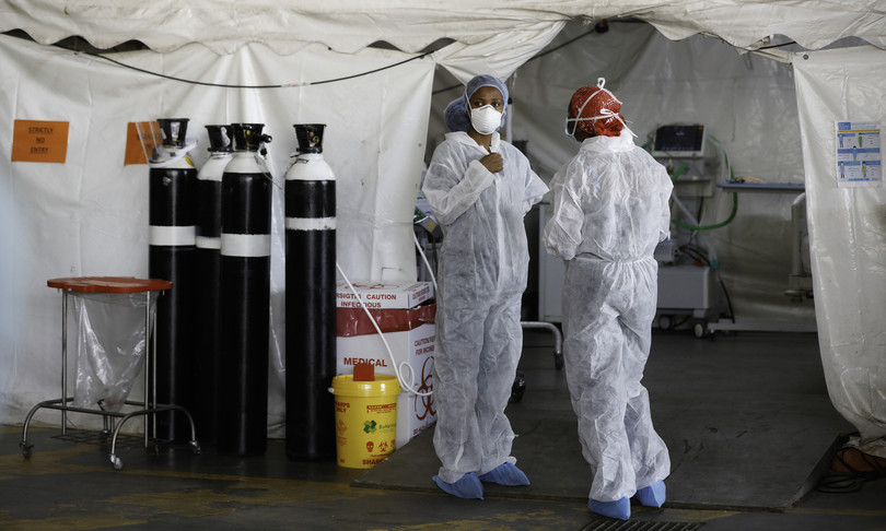 vaccino studio variante sudafricana covid rischio nuovo contagio