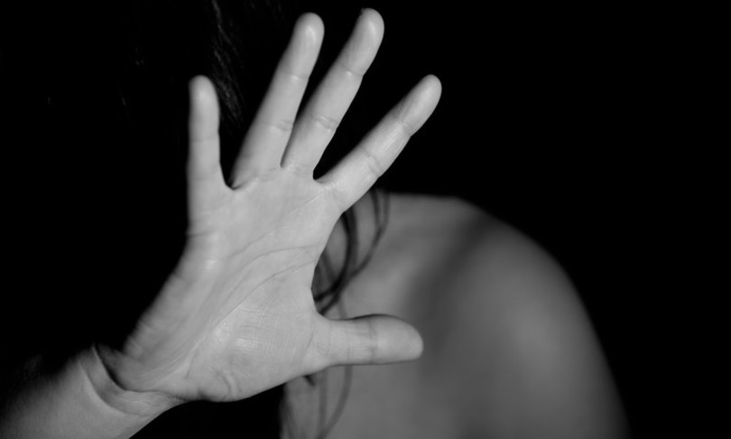 abusi prete su minori enna vescovo in procura