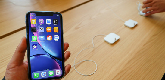 Altroconsumo avvia una class action contro Apple per l'obsolescenza programmata. Di cosa si tratta