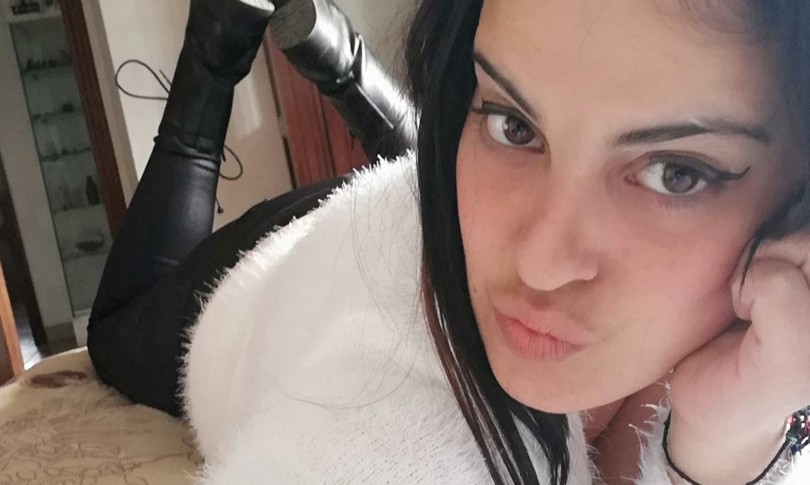 donna accoltellata morte ex compagno sparito