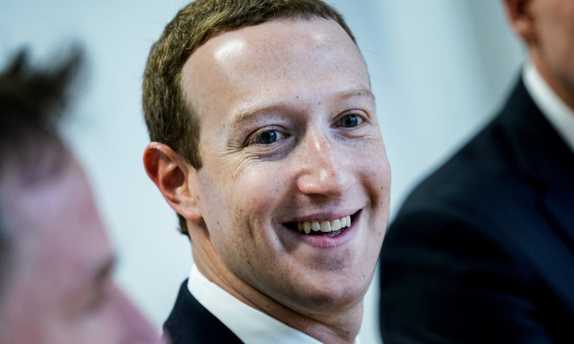 Usa sondaggio Facebook bugie politici