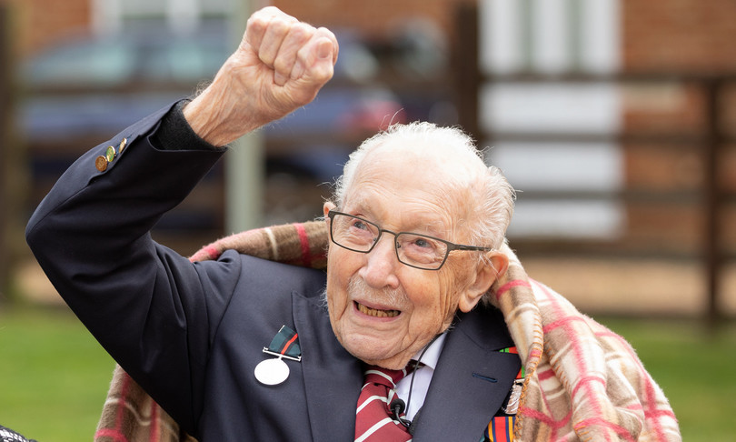 Gb piange morte Capitano Tom