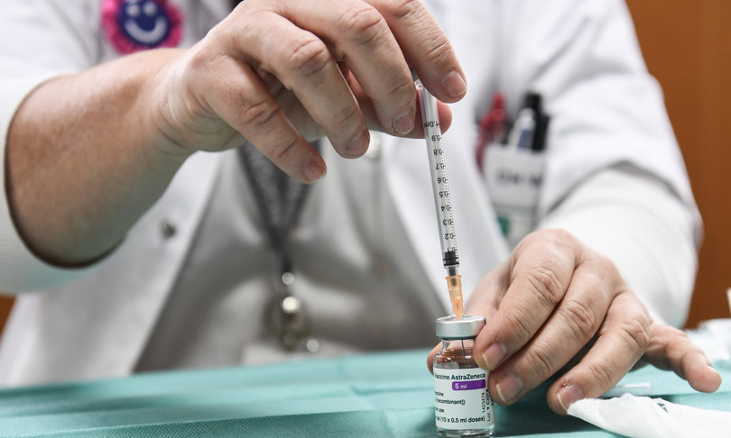 vaccino astrazeneca variante sudafricana dosi