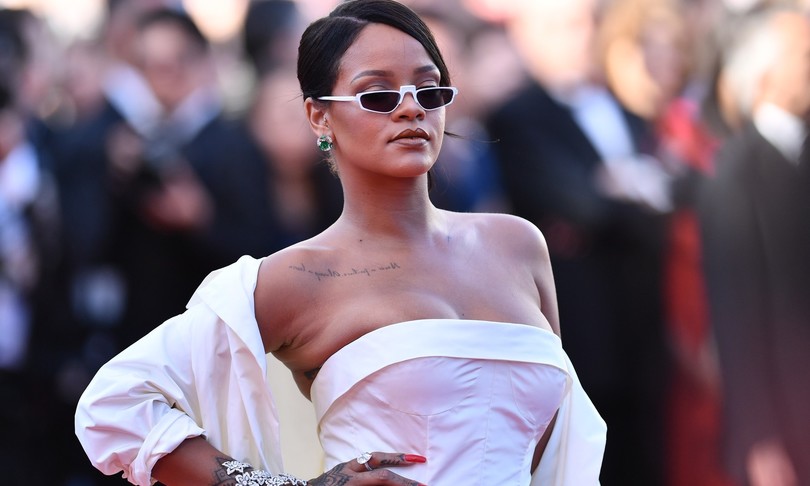 India Rihanna topless dio Ganesh polemica