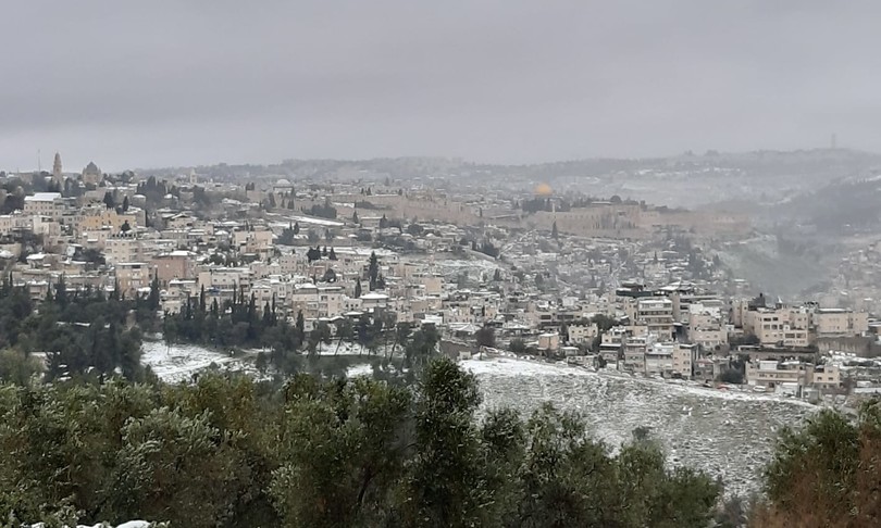 la neve copre gerusalemme e le alture del golan