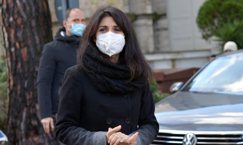 Roma poche sponde M5s appello Raggi