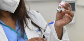 Nel Regno Unito grazie ai vaccini crollano i ricoveri per Covid