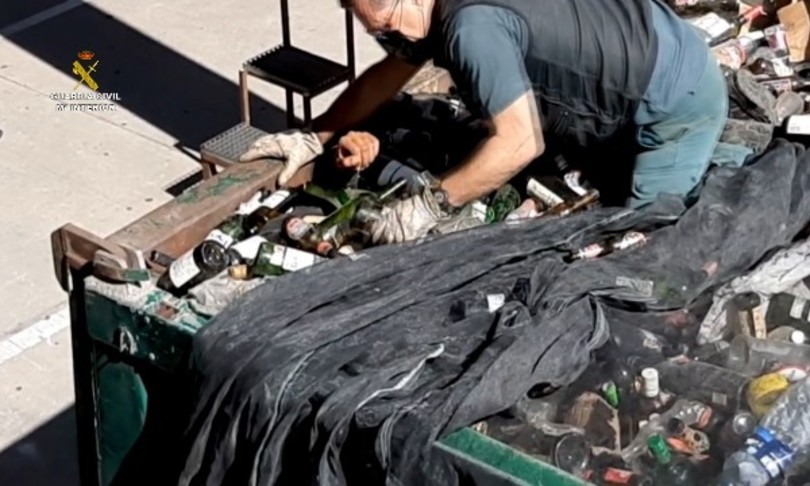 Melilla migranti nascosti tra vetri rotti ceneri tossiche