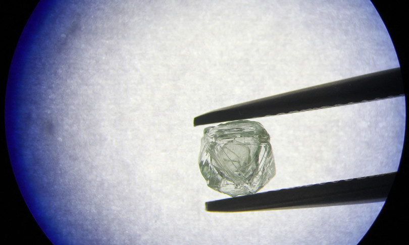 asta raro diamante alrosa grande come pallina da ping pong