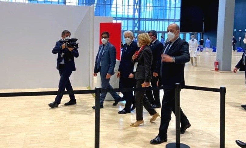 mattarella visita centro vaccinale nuvola roma