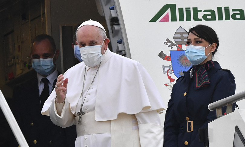 papa francesco migrare diritto umano