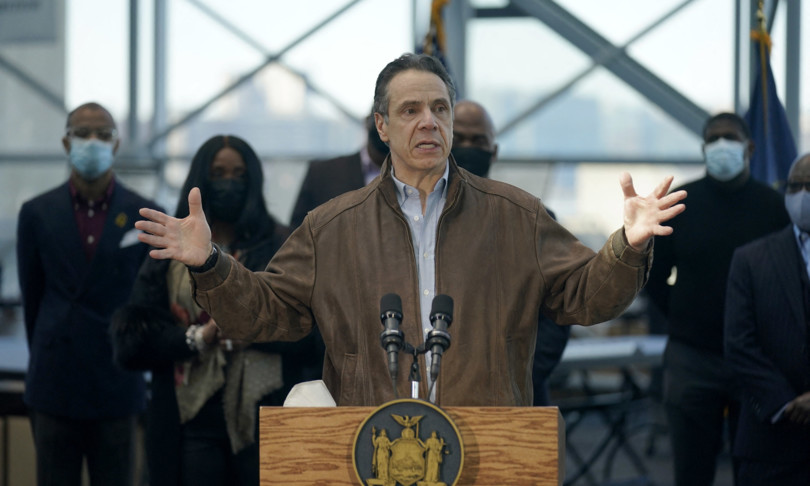 molestie sesta accusatrice contro governatore new york cuomo