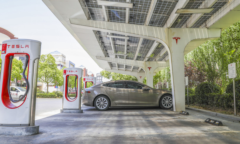Tesla proibite istallazioni militari cinesi