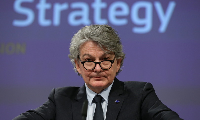 vaccino breton unione europa non serbe sputnik