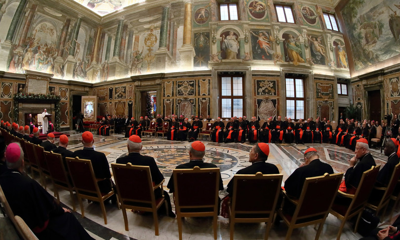 papa taglia stipendi a cardinali pesa crisi covid