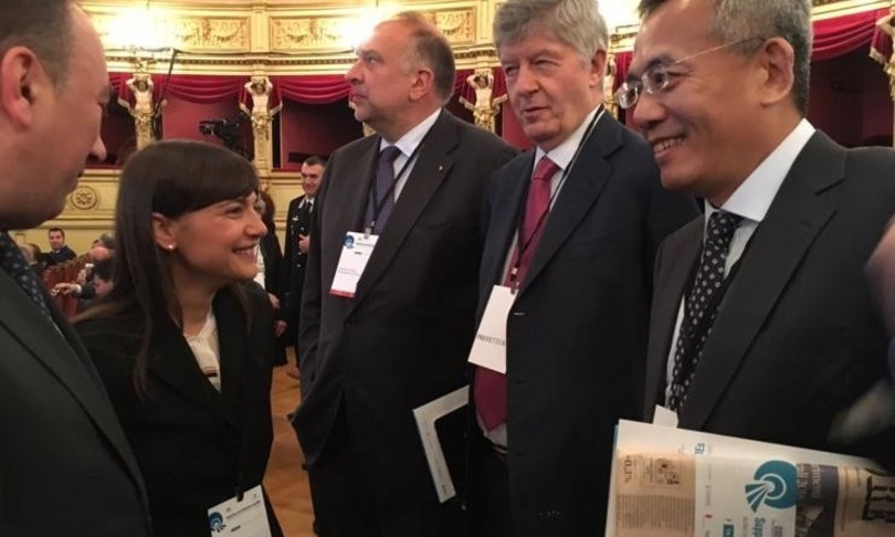 debora Serracchiani amelie politica vertici pd