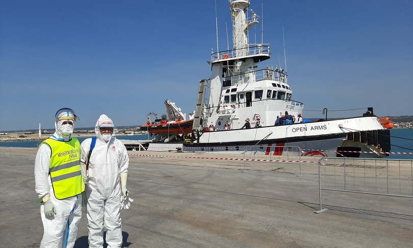 migranti open arms pozzallo