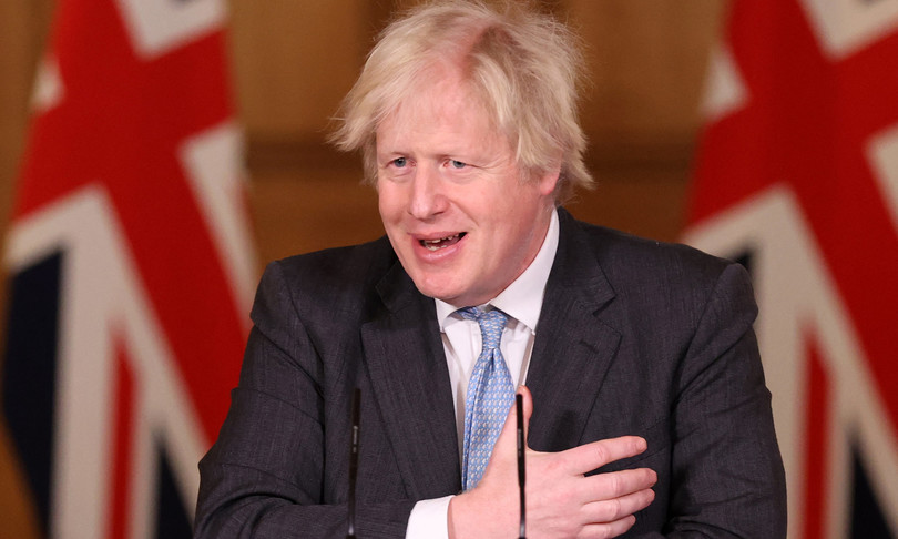 gb covid johnson riaperture passaporto vaccinale
