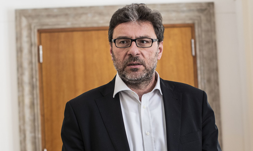 alitalia giorgetti settimana decisiva