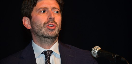 Speranza: "Verso le riaperture a maggio. Il vaccino J&J? Va usato"