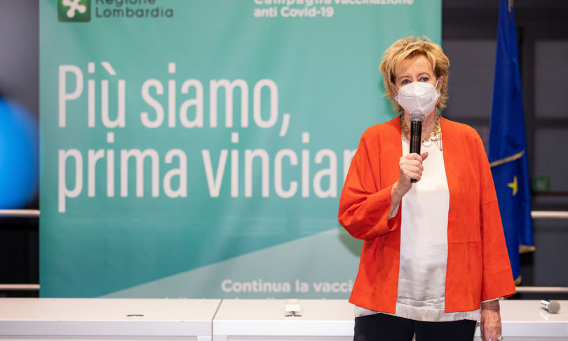 balletto cifre moratti dg lombardia rifiuti astrazeneca