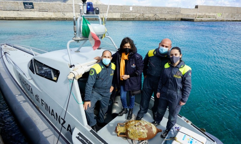 mare palermo restituisce anfore romane