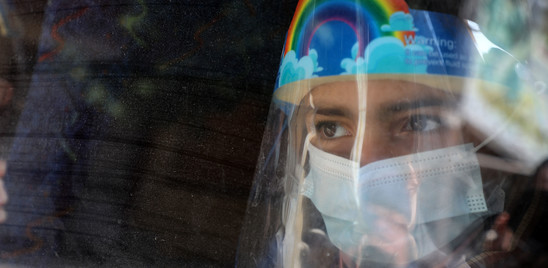 Covid: in Italia 13.385 contagi e 344 morti, la positivit&agrave; sale al 4%