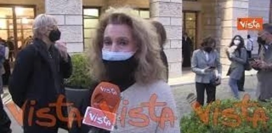 “Si torna alla normalità”. I primi spettatori del Teatro dell'Opera di Roma nella sera di riapertura