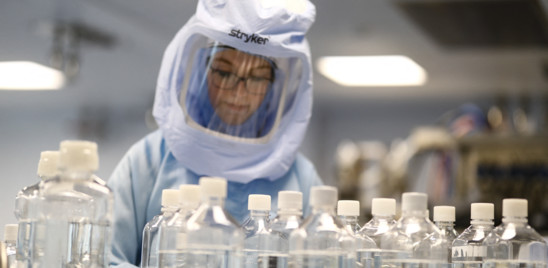 Il capo di BioNTech: "Con i vaccini avremo l'immunit&agrave; di gregge entro l'estate"