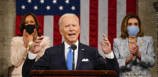 Vaccini, democrazia e dollari. L'arsenale di Biden