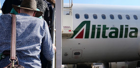 Alitalia, gli stipendi di aprile saranno pagati il 2 e 4 maggio