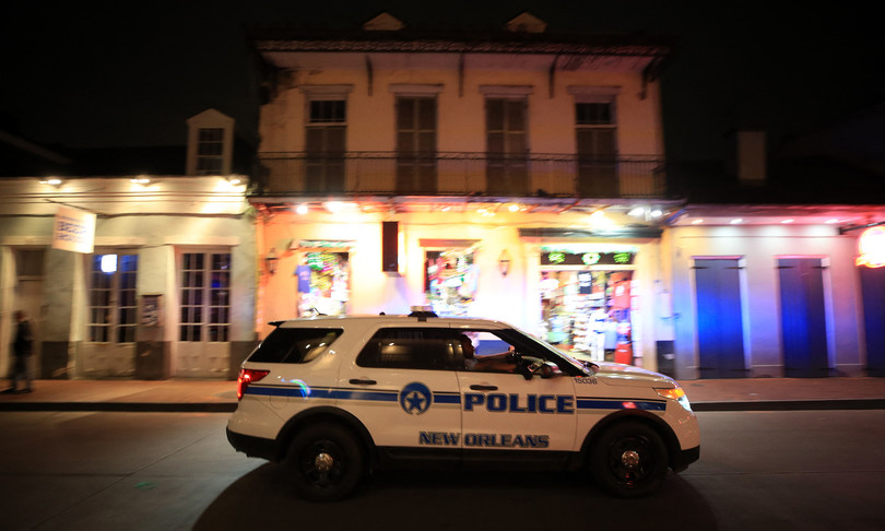 spari nella notte new orleans morto otto feriti