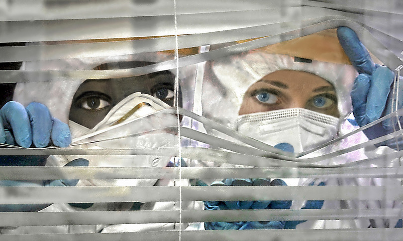 libro racconta immagini ospedali travolti pandemia