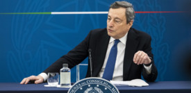 Draghi: "Green pass per circolare liberamente in Italia da metà maggio"