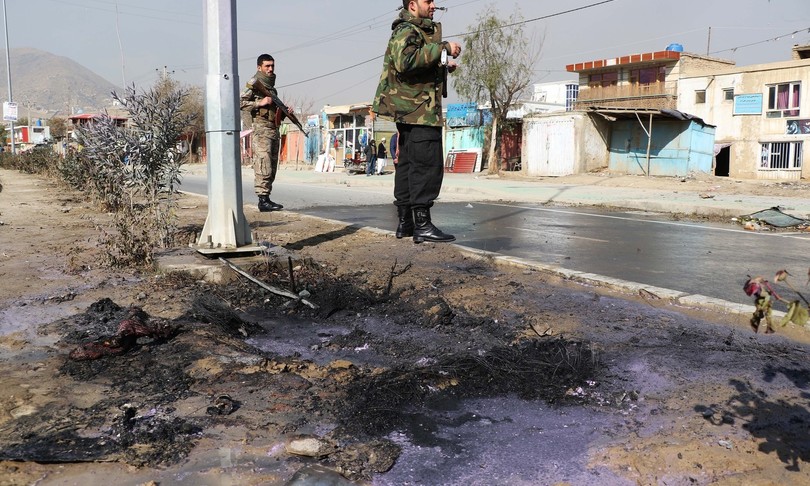 attentato bomba esplosa sud est afghanistan morti