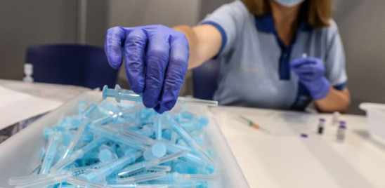 Un intervallo più ampio tra una dose e l'altra di Pfizer aumenta gli anticorpi
