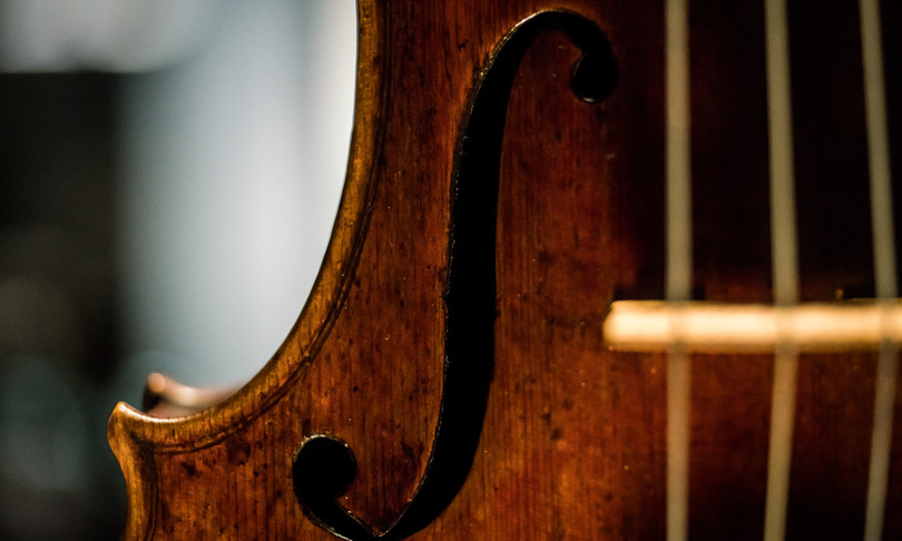 Ricerca foto ristabilita paternita Guarneri violino