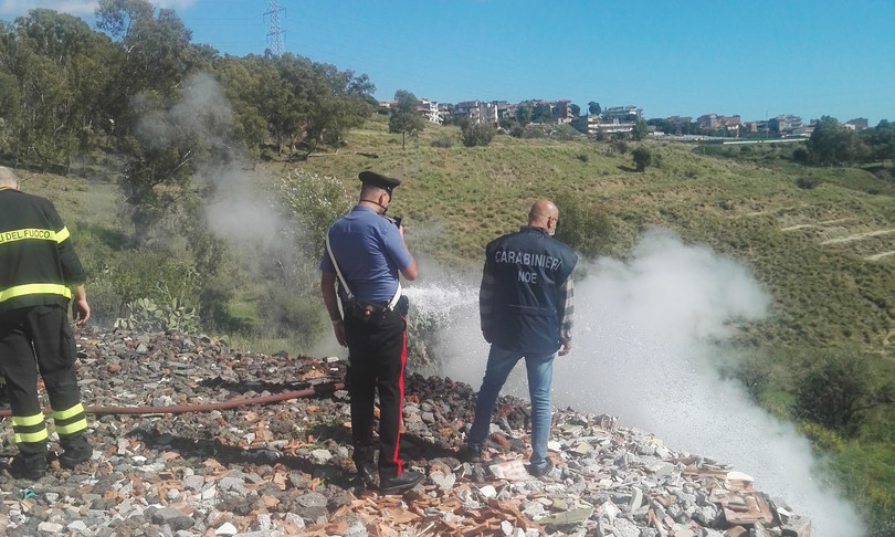 traffico rifiuti piemonte puglia arresti lecce taranto