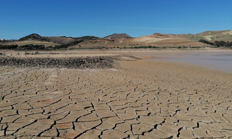 lago artificiale sicilia