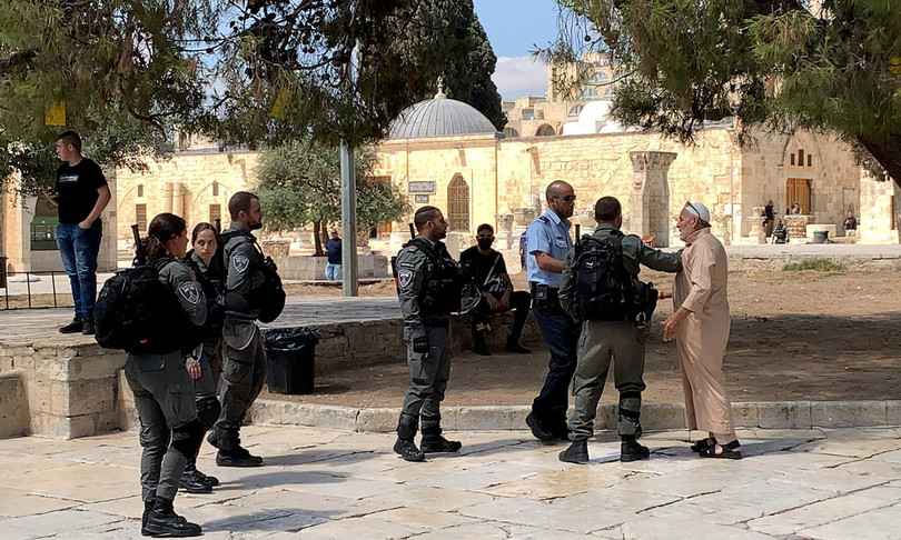 gerusalemme spianata delle moschee palestinesi giovani