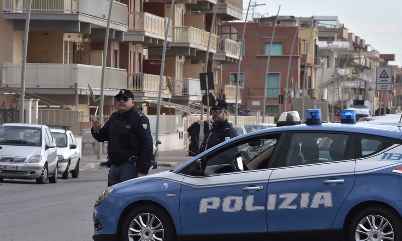 madre coraggiosa fa arrestare due fratelli clan spada ostia