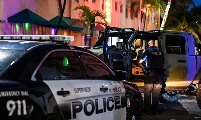 almeno due morti venti feriti sparatoria florida