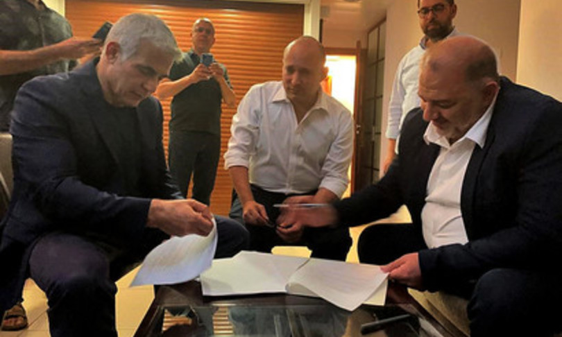 israele nuovo governo lapid bennett finita era Netanyahu