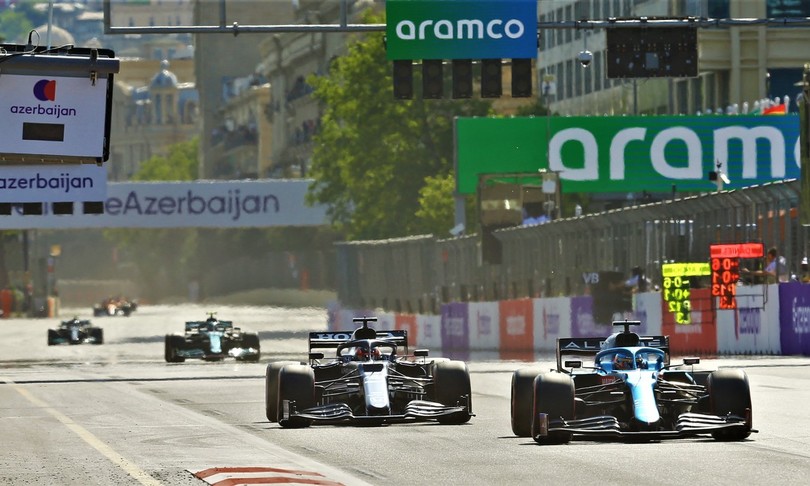 gp baku vince perez fuori vestrappen hamilton
