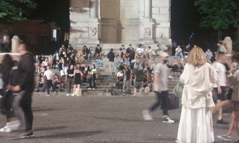 movida coprifuoco mezzanotte