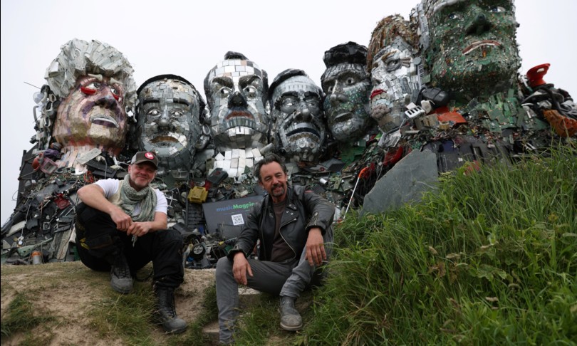 G7 mount recyclemore mega scultura rifiuti elettronici