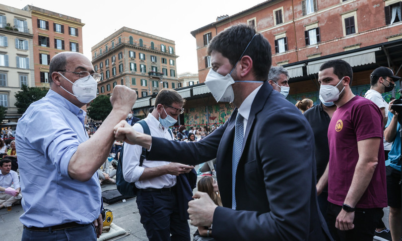 mix di vaccini astrazeneca regioni si allineano