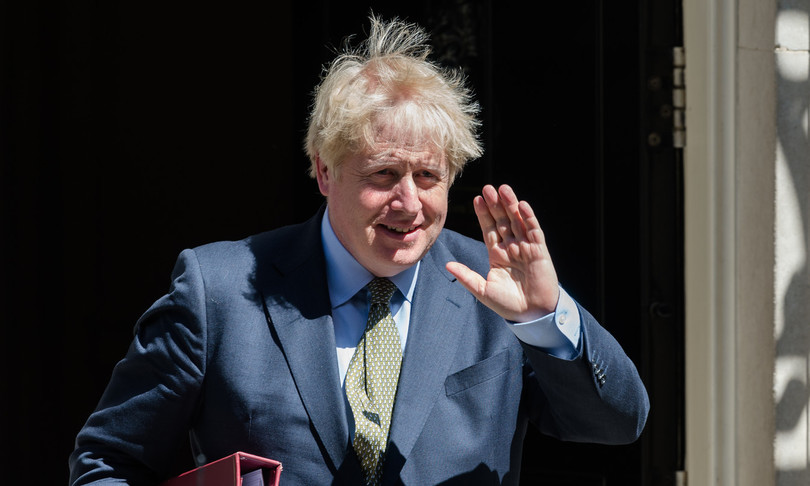 gran bretagna triste solstizio boris johnson druido