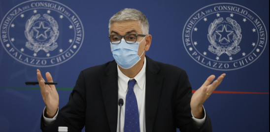 "Grazie ai vaccini l'età dei contagiati è scesa a 37 anni"